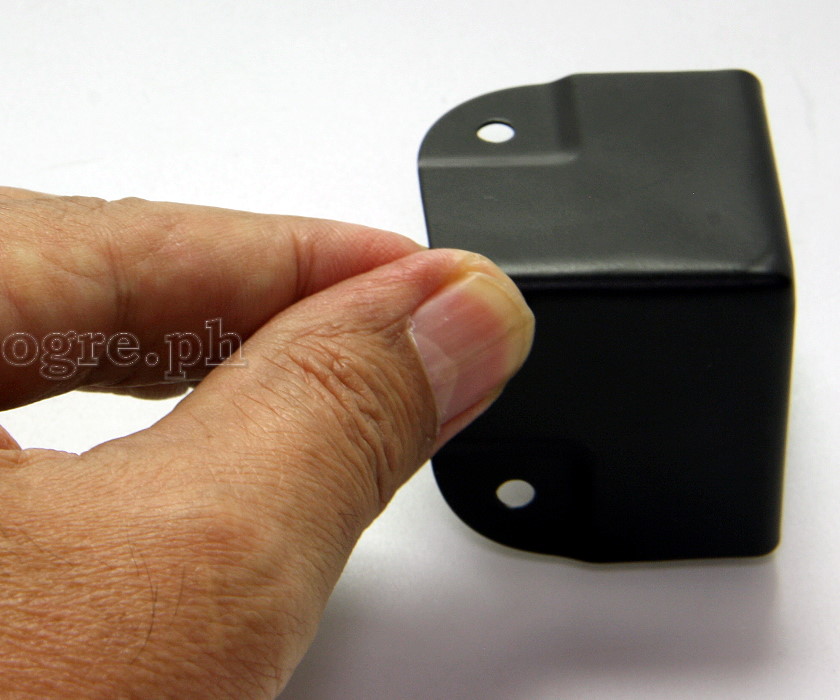 FN04-B Flight Case Small Flat Corner w/ Offset, 3 holes 40 x 40 mm, Black, Set of 4
