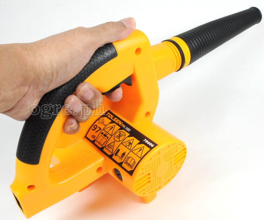79606 2-in-1 Blower / Vacuum 600w