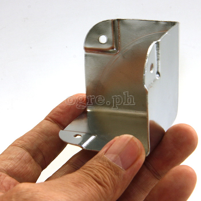 FN03 Flight Case Medium Flat Corner w/ Offset, 3 holes 50 x 50 mm, Chrome, Set of 4