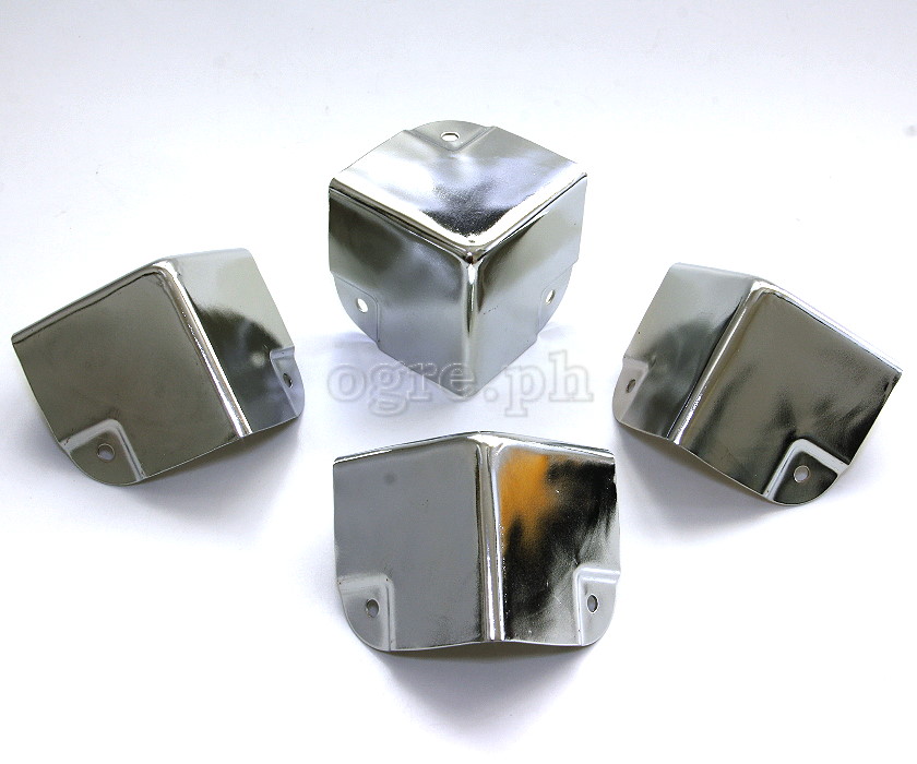FN03 Flight Case Medium Flat Corner w/ Offset, 3 holes 50 x 50 mm, Chrome, Set of 4