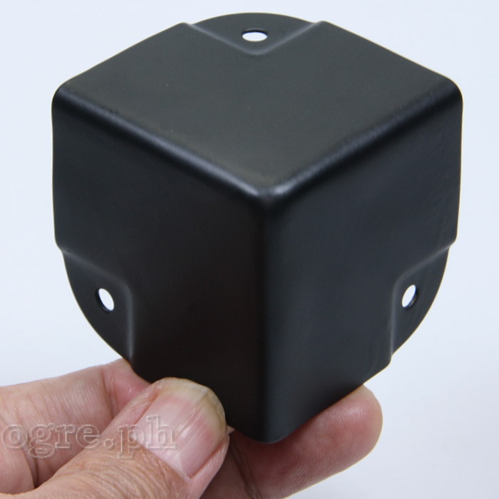 FN03-B Flight Case Medium Flat Corner w/ Offset, 3 holes 50 x 50 mm, Black, Set of 4
