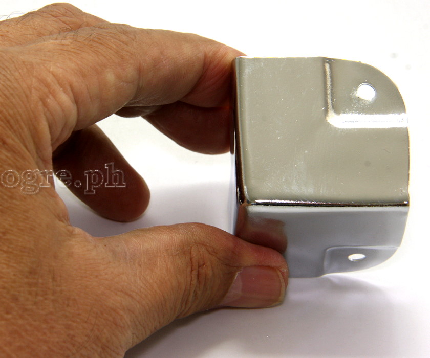 FN04 Flight Case Small Flat Corner w/ Offset, 3 holes 40 x 40 mm, Chrome, Set of 4