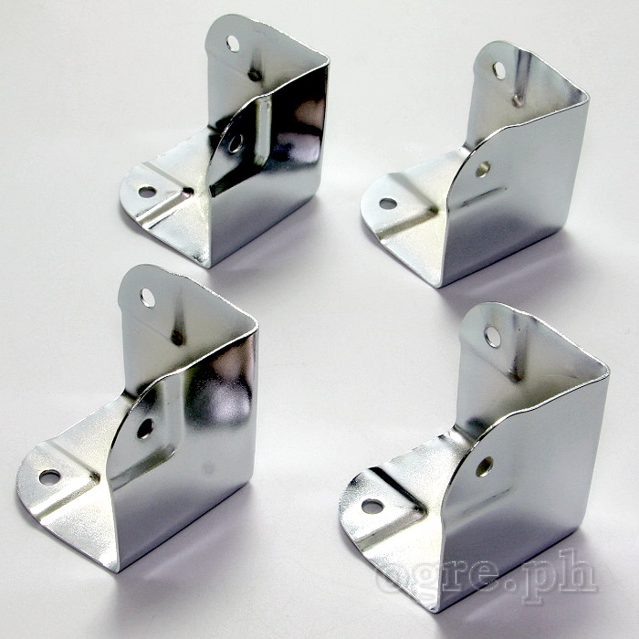 FN04 Flight Case Small Flat Corner w/ Offset, 3 holes 40 x 40 mm, Chrome, Set of 4