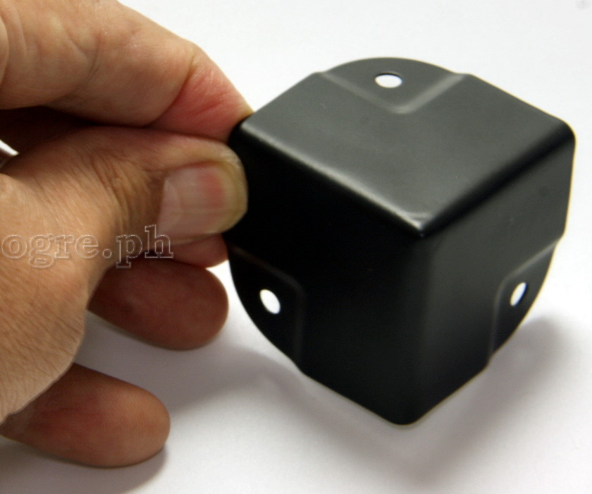 FN04-B Flight Case Small Flat Corner w/ Offset, 3 holes 40 x 40 mm, Black, Set of 4