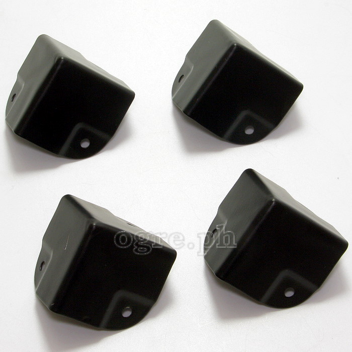FN04-B Flight Case Small Flat Corner w/ Offset, 3 holes 40 x 40 mm, Black, Set of 4