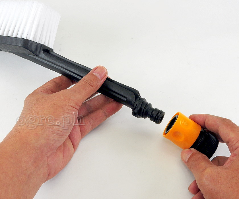 PWB-02HQC Fixed Brush Attachment with Quick Coupler for Garden Hoses