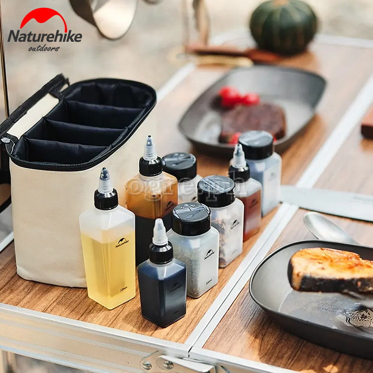 CNH22CJ043-8 8-pcs Portable Seasoning Bottles Set