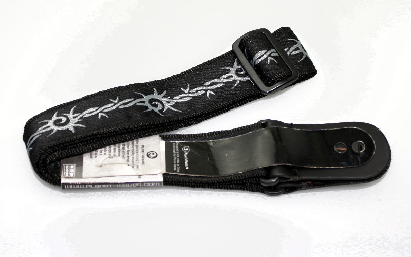 44A04 Woven Guitar Strap (Barbed Wire)