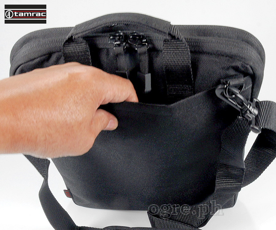 5722 Zuma 2 Camera / Tablet Shoulder Bag