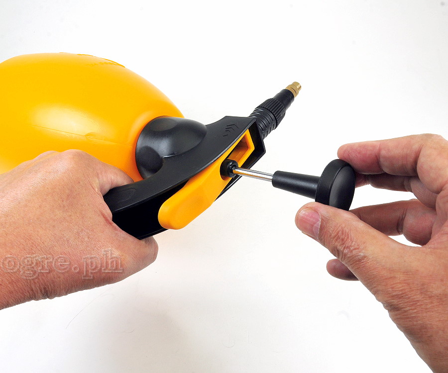 57281 2-Liter Portable Handheld Compression Sprayer