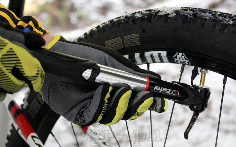 8400 Air Profil XL Mini Air Pump for Road Bikes