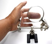 38090 Mini Helping Hand with 62mm (2.4") 3x Magnifier