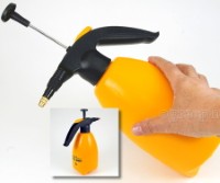 57281 2-Liter Portable Handheld Compression Sprayer